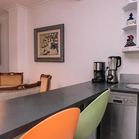 Con Encanto En El Centro De By