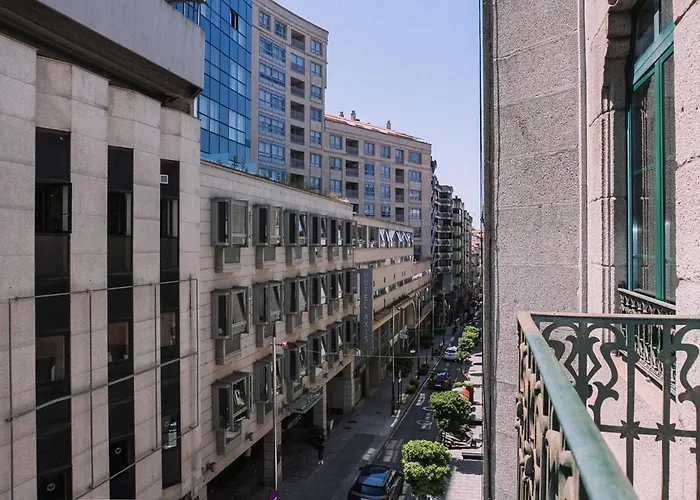 Con Encanto En El Centro De By *